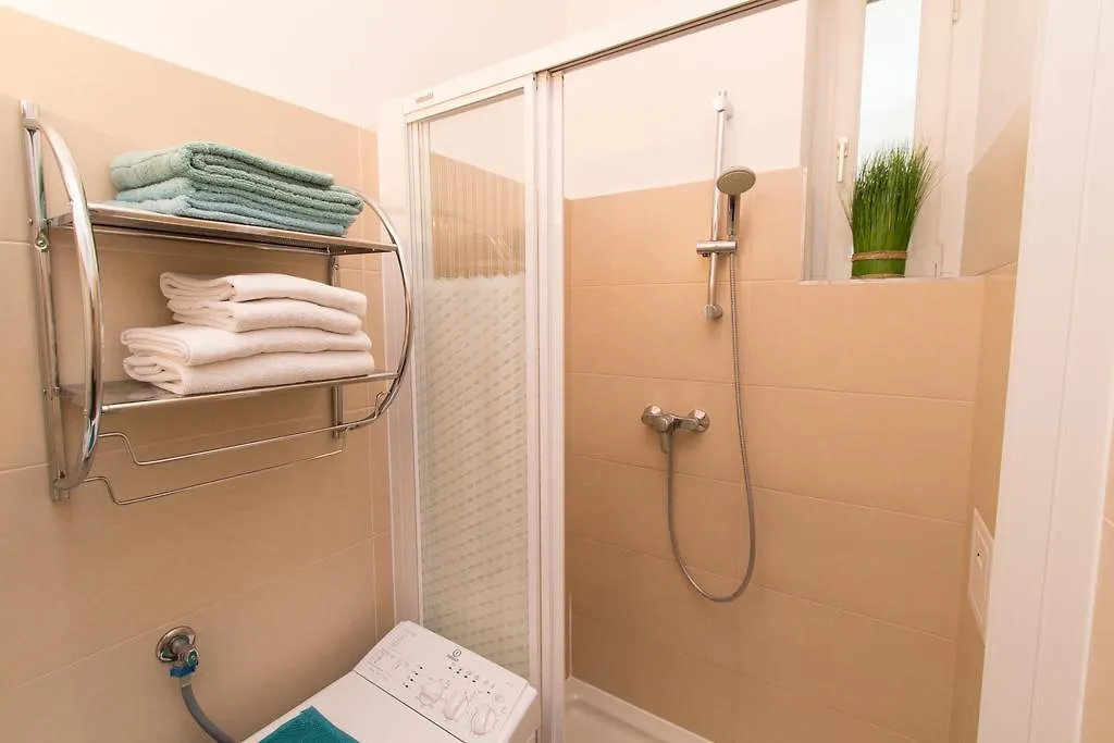 Checkvienna - Steingasse Apartment