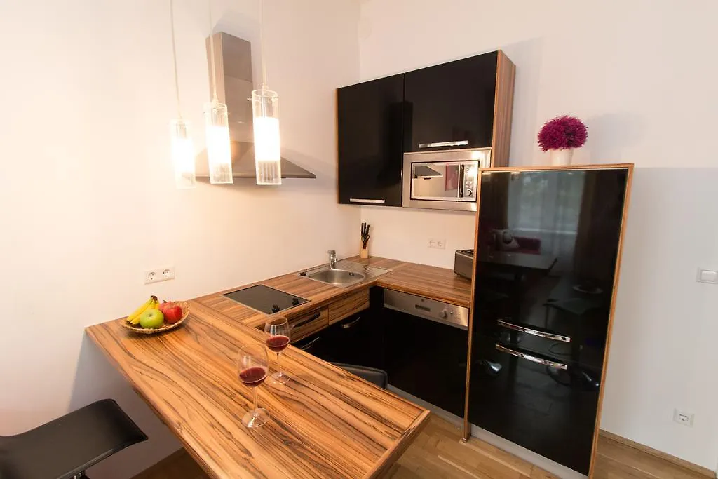 Checkvienna - Steingasse Apartment